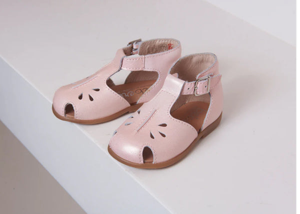 Beberlis Giselle Closed Sandal